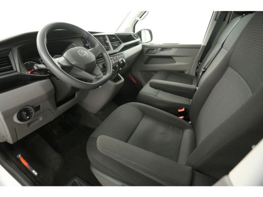 Volkswagen Transporter 2.0 TDI L2H1 Airco Cruise Carplay 2xSchuifdeur Navigatie PDC 3 Persoons Elektrpakket ActivLease financial lease
