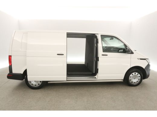 Volkswagen Transporter 2.0 TDI L2H1 Airco Cruise Carplay 2xSchuifdeur Navigatie PDC 3 Persoons Elektrpakket ActivLease financial lease