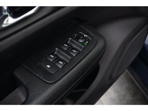 Volvo  V60 Volvo 2.0 T6 Recharge AWD Insc. | Achteruitrijcamera | Audio installatie high end | Cruise contro... ActivLease financial lease