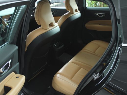 Volvo  V60 2.0 T6 Twin Engine AWD Momentum Pro NL AUTO | LEDER | CAMERA | STOELVERW | ActivLease financial lease