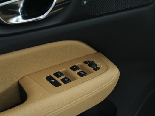 Volvo  V60 2.0 T6 Twin Engine AWD Momentum Pro NL AUTO | LEDER | CAMERA | STOELVERW | ActivLease financial lease
