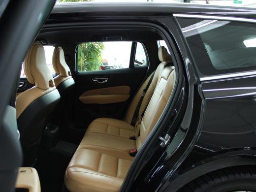 Volvo  V60 2.0 T6 Twin Engine AWD Momentum Pro NL AUTO | LEDER | CAMERA | STOELVERW | ActivLease financial lease