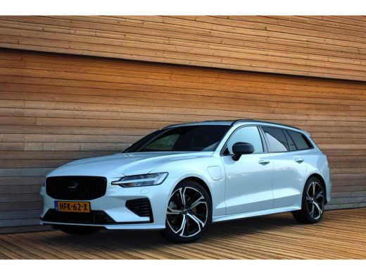 Volvo V60 T6 AWD Ultra Dark | Styling-Pakket | Head-up Display | 360 Camera | Harman/Kardon | Panoramadak |... Volvo V60 T6 AWD Ultra Dark | Styling-Pakket | Head-up Display | 360 Camera | Harman/Kardon | Panoramadak |...
