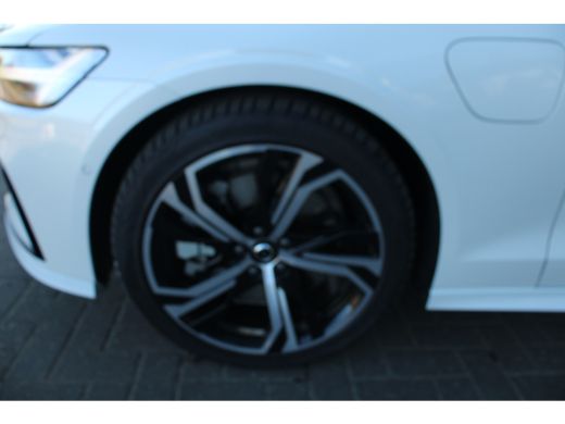 Volvo  V60 T6 AWD Ultra Dark | Styling-Pakket | Head-up Display | 360 Camera | Harman/Kardon | Panoramadak |... ActivLease financial lease