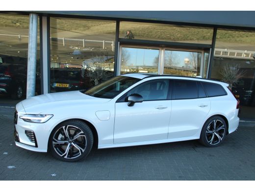 Volvo  V60 T6 AWD Ultra Dark | Styling-Pakket | Head-up Display | 360 Camera | Harman/Kardon | Panoramadak |... ActivLease financial lease