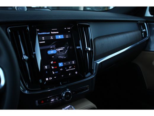 Volvo  V90 Volvo T8 AWD Ultra Dark | Luchtvering | Bowers&Wilkins | Massage+Ventilatie | Nappaleder | 360 Ca... ActivLease financial lease