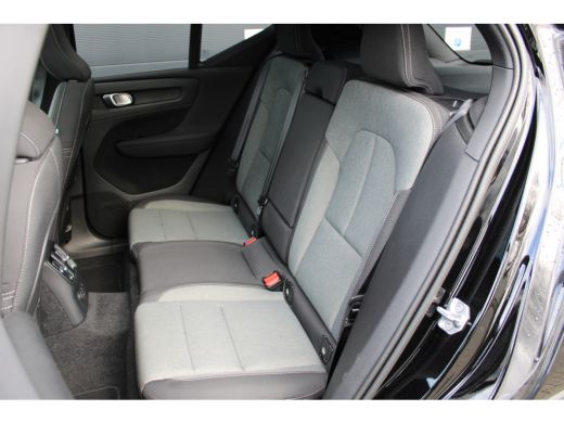 Volvo  XC40 1.5 T4 Recharge R-Design Expression | 360° Camera | Elektrisch glazen panorama-dak | Elektrisch v... ActivLease financial lease