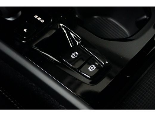 Volvo  XC40 Volvo 1.5 T5 Recharge Plus Dark | Blis | Elektrisch bedienbare stoel | Stoel + Stuurverw | Harman... ActivLease financial lease
