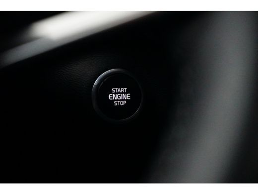 Volvo  XC40 Volvo 1.5 T5 Recharge Plus Dark | Blis | Elektrisch bedienbare stoel | Stoel + Stuurverw | Harman... ActivLease financial lease