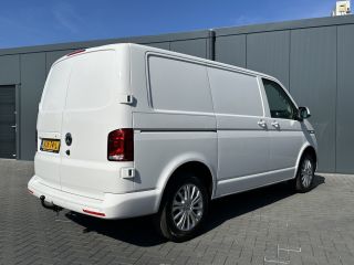 Volkswagen Transporter 2.0 TDI / L1H1 / BULLI / TREKHAAK / VIRTUAL / SOFTCLOSE / CAMERA / ADAPTIVE CRUISE / CARPLAY