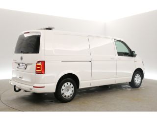 Volkswagen Transporter 2.0 TDI L2H1 150PK DSG Automaat Airco Cruise Camera 3 Persoons LED PDC Trekhaak