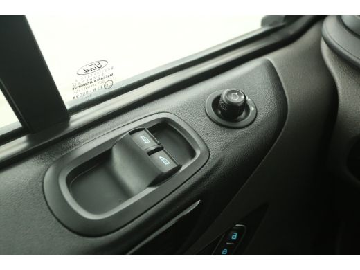Ford Transit Custom 290 2.0 TDCI L1H1 Sport 185PK Automaat Airco Camera Cruise Carplay PDC LED 3 Persoons 18"LMV Trek... ActivLease financial lease