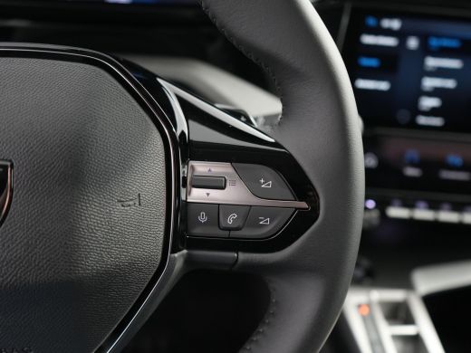 Peugeot 408 Peugeot Allure | Climate control met links/rechts gescheiden regeling en high efficiëncy koolstof... ActivLease financial lease