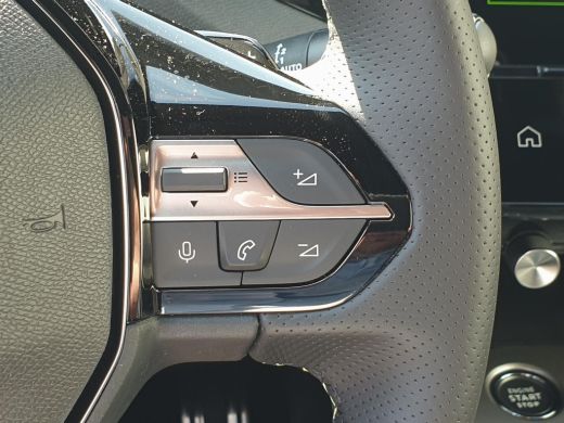 Peugeot 408 Peugeot GT | 19" lichtmetalen velgen 'GRAPHITE' | Adaptieve cruise control | Climate control met ... ActivLease financial lease