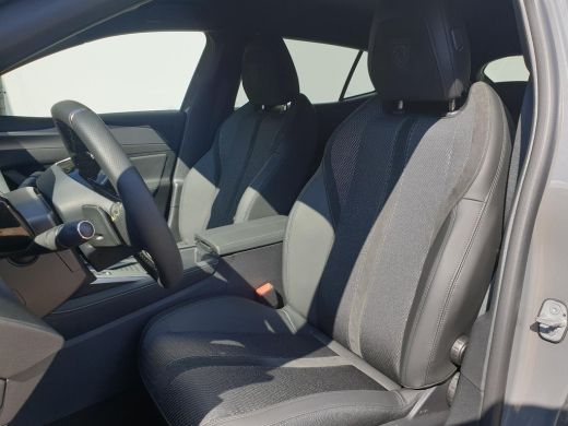 Peugeot 408 Peugeot GT | 19" lichtmetalen velgen 'GRAPHITE' | Adaptieve cruise control | Climate control met ... ActivLease financial lease