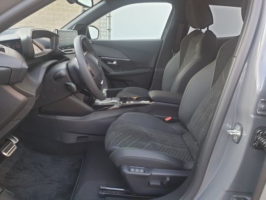 Peugeot e-2008 Peugeot GT - Electric | Advanced Active Safety Brake met camera en radar | Climate Control | Elek... ActivLease financial lease