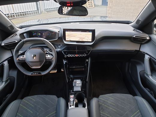 Peugeot e-2008 Peugeot GT - Electric | Advanced Active Safety Brake met camera en radar | Climate Control | Elek... ActivLease financial lease