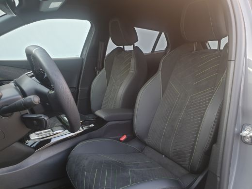Peugeot e-2008 Peugeot GT - Electric | Advanced Active Safety Brake met camera en radar | Climate Control | Elek... ActivLease financial lease