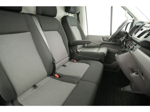 Volkswagen Crafter 35 2.0 TDI L3H2 DSG Automaat 141PK Airco Camera Carplay Cruise Navigatie 3 Persoons ActivLease financial lease