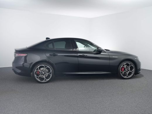 Alfa Romeo Giulia 2.0 T GME AWD Veloce | 10-voudig electrisch verstelbare bestuurdersstoel met geheugenfunctie | Ap... ActivLease financial lease