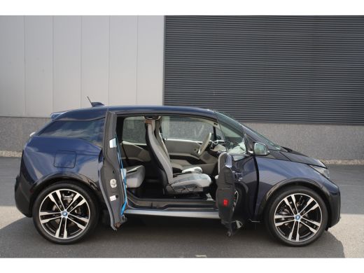 BMW i3 S Executive 120Ah/ 42 kWh/184pk/3-Fase/20"/W-pomp/Loft ActivLease financial lease