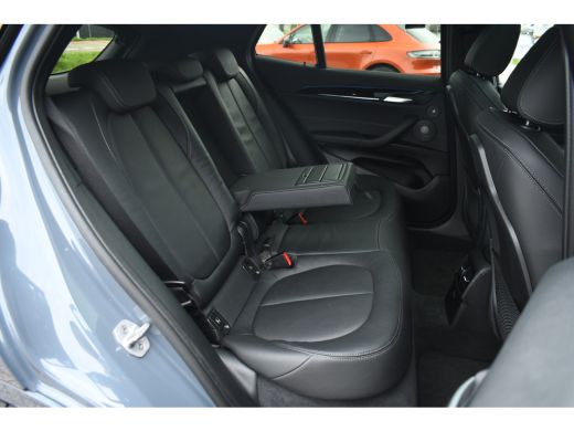 BMW X2 xDrive25e M-Sport Pano ACC HUD H/K El-zetels Camera ActivLease financial lease