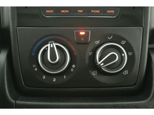 Citroën Jumper 30 2.0 BlueHDi L2H2 Airco Camera Cruise PDC 3 Persoons Elektrpakket ActivLease financial lease