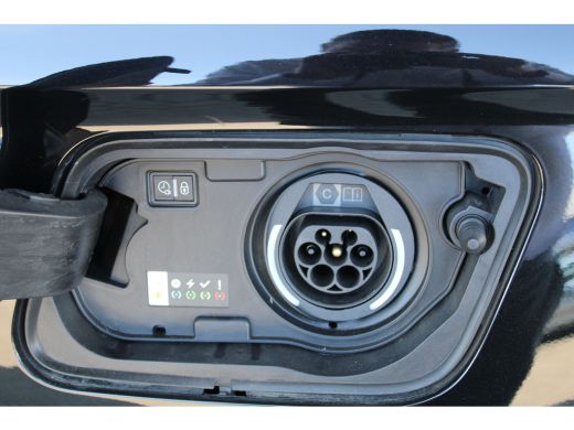 Opel Grandland Opel Ultimate 4x4 300pk | LEDER | Led matrix | Navi | ActivLease financial lease