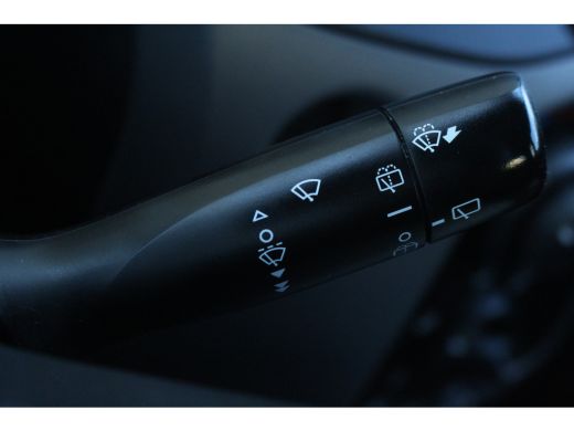 Peugeot 108 1.0 e-VTi Active | Achterbank in delen neerklapbaar | Audio installatie | Bluetooth telefoonvoorb... ActivLease financial lease