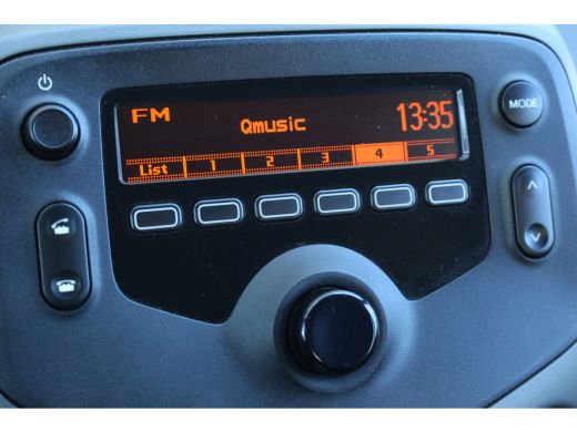 Peugeot 108 1.0 e-VTi Active | Achterbank in delen neerklapbaar | Audio installatie | Bluetooth telefoonvoorb... ActivLease financial lease