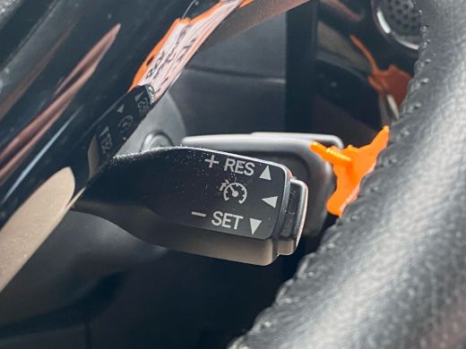 Peugeot 108 1.0 e-VTi Allure | Camera | Climate C. | 15" LMV | CarPlay | Privacy Glass | Pack City ActivLease financial lease