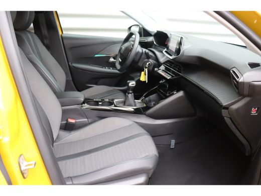 Peugeot 208 1.2 PURETECH 100PK ALLURE / NAVI / LEDER / CLIMA / FULL-LED / 16" LMV / 1E EIGENAAR / NIEUWSTAAT !! ActivLease financial lease