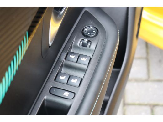 Peugeot 208 1.2 PURETECH 100PK ALLURE / NAVI / LEDER / CLIMA / FULL-LED / 16" LMV / 1E EIGENAAR / NIEUWSTAAT !! ActivLease financial lease