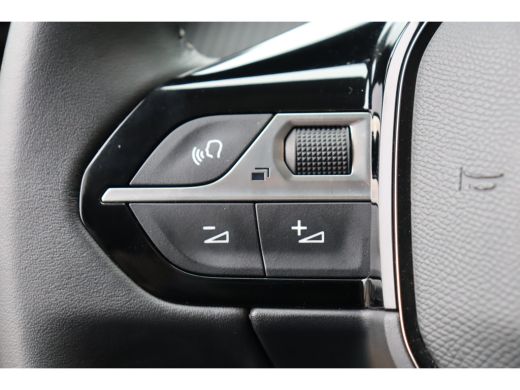 Peugeot 208 1.2 PURETECH 100PK ALLURE / NAVI / LEDER / CLIMA / FULL-LED / 16" LMV / 1E EIGENAAR / NIEUWSTAAT !! ActivLease financial lease