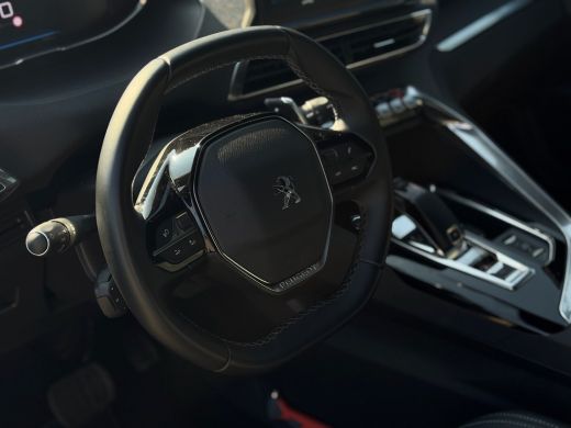Peugeot 5008 1.2 PureTech Allure Pack Business | 2 stoelen op derde rij | Achteruitrij camera | Apple Carplay/... ActivLease financial lease