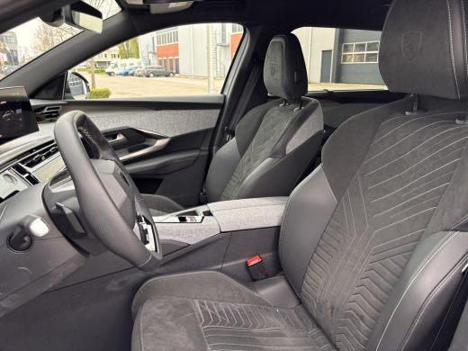 Peugeot E-5008 Peugeot GT Avantage 73 kWh | Cruise control adaptief met Stop&Go | Dodehoek detectie | Elektrisch... ActivLease financial lease