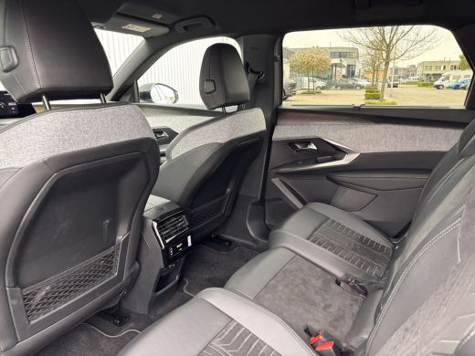 Peugeot E-5008 Peugeot GT Avantage 73 kWh | Cruise control adaptief met Stop&Go | Dodehoek detectie | Elektrisch... ActivLease financial lease