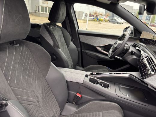 Peugeot E-5008 Peugeot GT Avantage 73 kWh | Cruise control adaptief met Stop&Go | Dodehoek detectie | Elektrisch... ActivLease financial lease