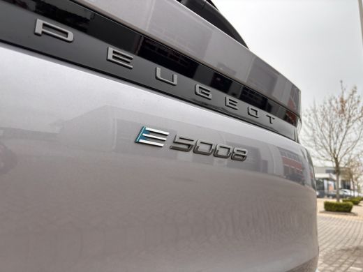 Peugeot E-5008 Peugeot GT Avantage 73 kWh | Cruise control adaptief met Stop&Go | Dodehoek detectie | Elektrisch... ActivLease financial lease