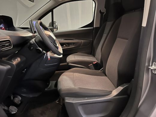 Peugeot Partner Peugeot 1.5 BlueHDi 130 S&S L1 | Apple CarPlay/Android Auto | Cruise control | Houten vloer in la... ActivLease financial lease