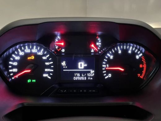 Peugeot Partner Peugeot 1.5 BlueHDi 130 S&S L1 | Apple CarPlay/Android Auto | Cruise control | Houten vloer in la... ActivLease financial lease