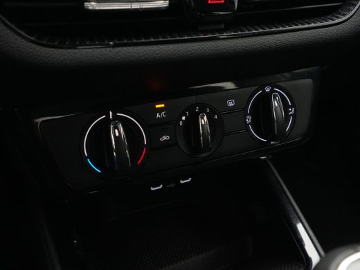 Skoda Fabia 1.0 TSI 95pk Ambition Navi via App Cruise Pdc Led 162 ActivLease financial lease
