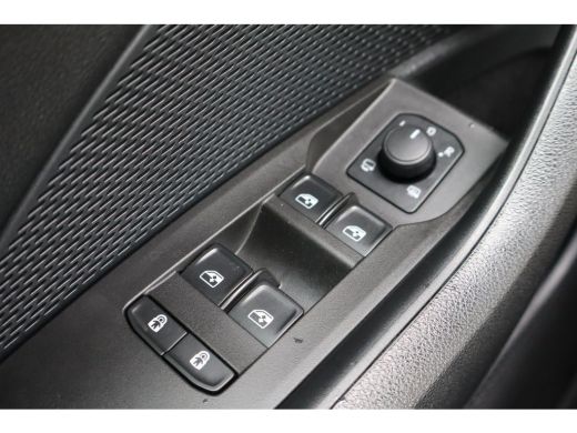 Skoda Octavia Combi 1.5 TSI First Edition | Stoelverwarming | Parkeersensoren | Navigatie | Apple Carplay/Andro... ActivLease financial lease