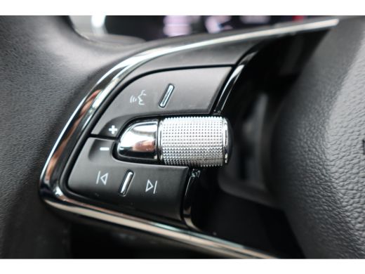 Skoda Octavia Combi 1.5 TSI First Edition | Stoelverwarming | Parkeersensoren | Navigatie | Apple Carplay/Andro... ActivLease financial lease