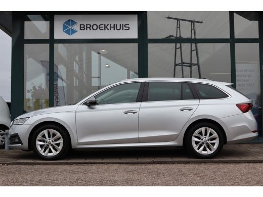 Skoda Octavia Combi 1.5 TSI First Edition | Stoelverwarming | Parkeersensoren | Navigatie | Apple Carplay/Andro... ActivLease financial lease