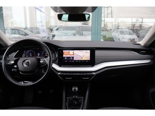 Skoda Octavia Combi 1.5 TSI First Edition | Stoelverwarming | Parkeersensoren | Navigatie | Apple Carplay/Andro... ActivLease financial lease