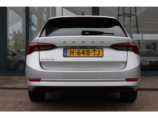 Skoda Octavia Combi 1.5 TSI First Edition | Stoelverwarming | Parkeersensoren | Navigatie | Apple Carplay/Andro... ActivLease financial lease