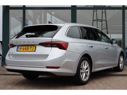 Skoda Octavia Combi 1.5 TSI First Edition | Stoelverwarming | Parkeersensoren | Navigatie | Apple Carplay/Andro... ActivLease financial lease