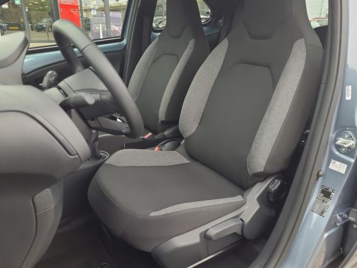 Toyota Aygo X 1.0 VVT-i MT Play | Apple CarPlay / Android Auto | Rijklaarprijs incl. garantie | ActivLease financial lease