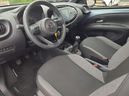 Toyota Aygo X 1.0 VVT-i MT Play | Apple CarPlay / Android Auto | Rijklaarprijs incl. garantie | ActivLease financial lease